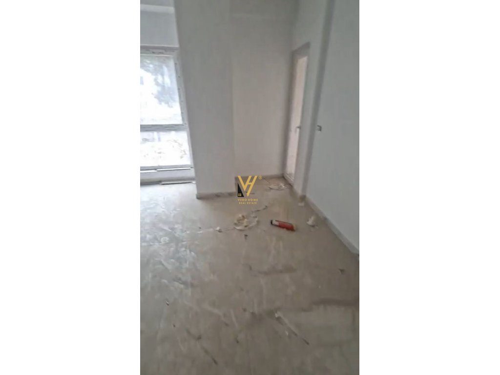 JEPET ZYRE 55 M2 ME QERA TEK AURA, LAPRAKE 500 EURO