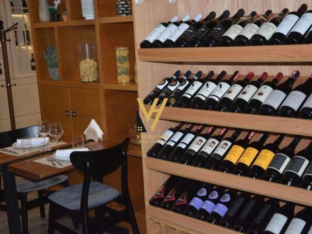 Jepet Bar-Restorant me qera te Rruga e Durresit 157 m2 4