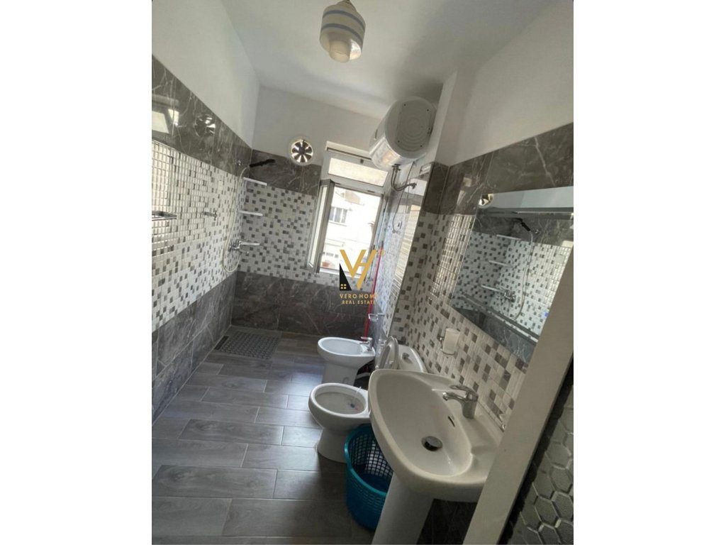 JEPET APARTAMENT 2+1 ME QIRA TE PARKU I AUTOBUZAVE 700 EURO 4
