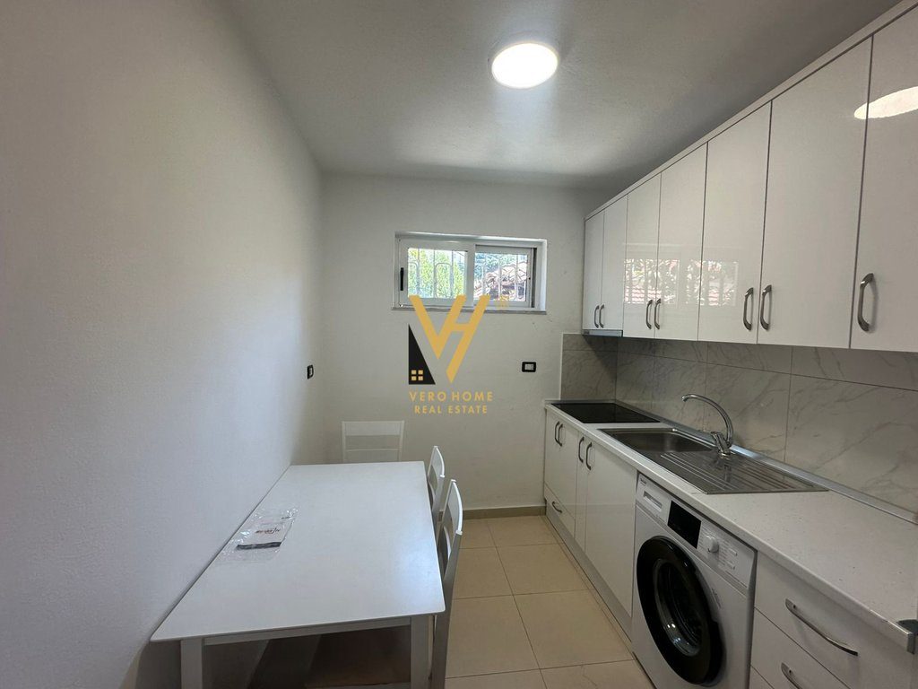 JEPET APARTAMENT 1+1+VERANDE ME QIRA TE RRUGA MINE PEZA 60.000 LEKE 2