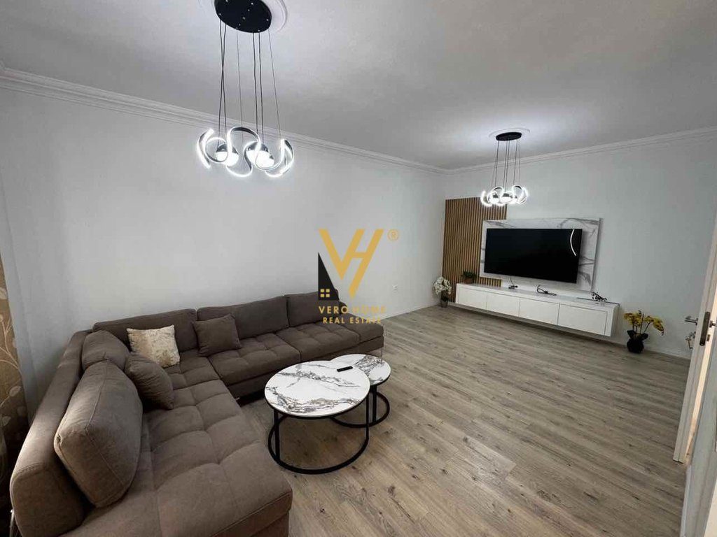 JEPET APARTAMENT 2+1+BLK ME QERA NE SAUK 63.000 LEKE