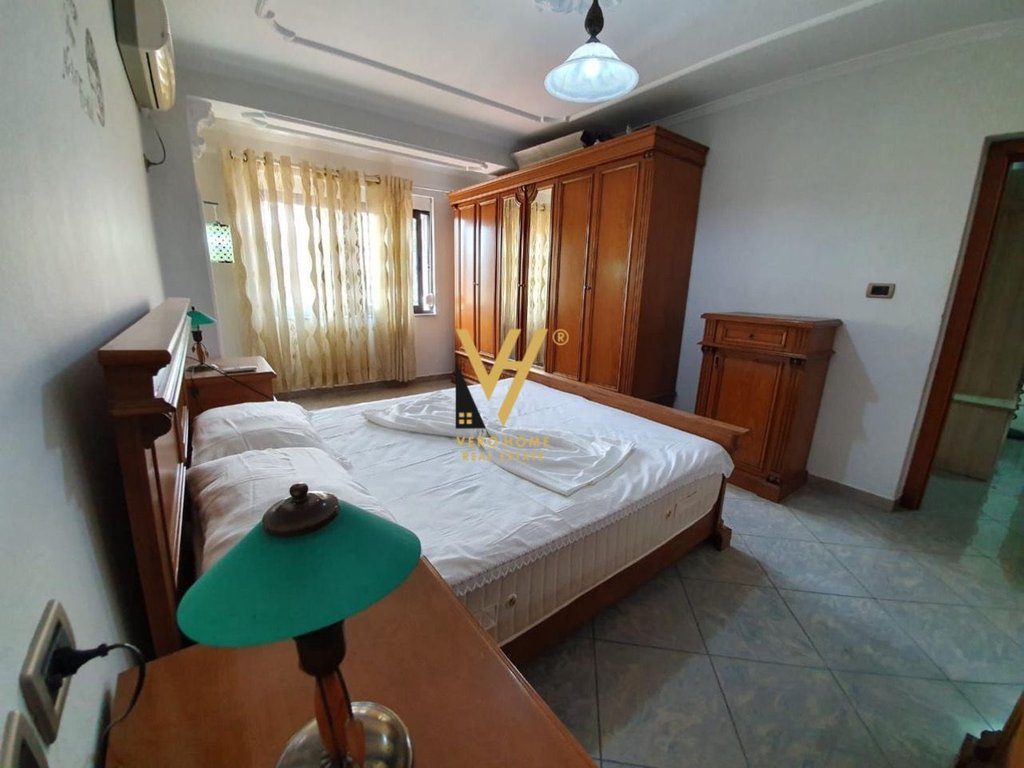 JEPET APARTAMENT 1+1 ME QERA NE MYSLYM SHYR 60.000 LEKE 4