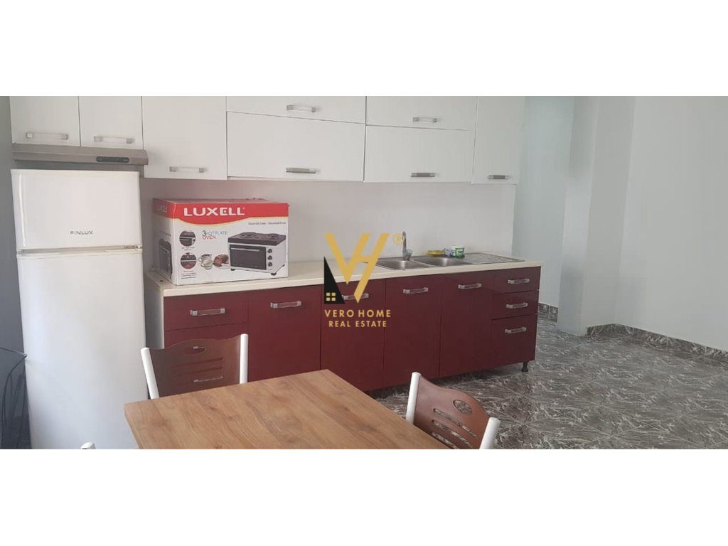 JEPET APARTAMENT 2+1+BLK ME QERA TE SHESHIT WILLSON 60.000 LEKE 2