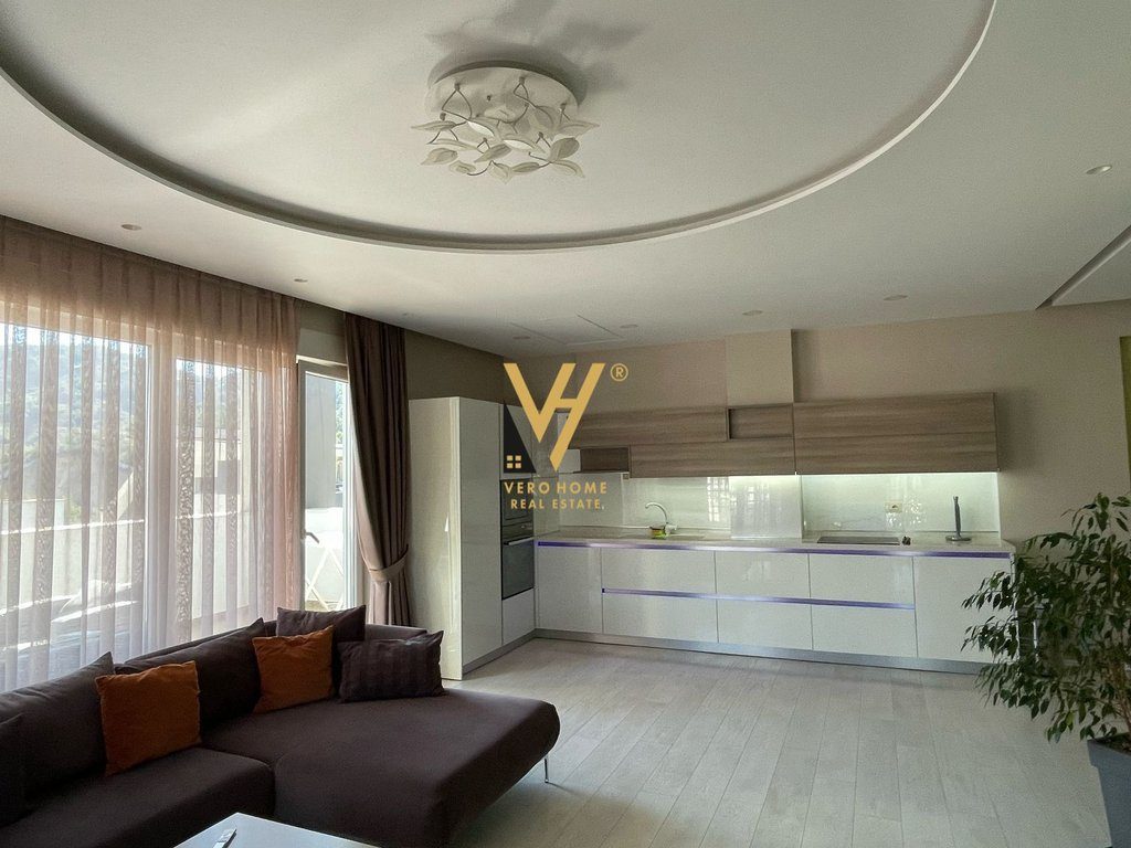 JEPET APARTAMENT 3+1+2+BLK ME QERA TE LIQENI I THATE 1.400 EURO 2