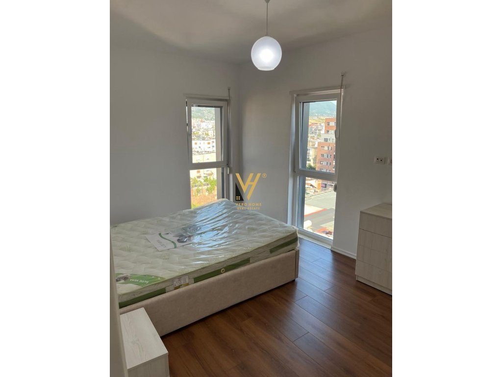 JEPET APARTAMENT 1+1 ME QIRA TE SHKOLLA E KUQE 65.000 LEKE 4