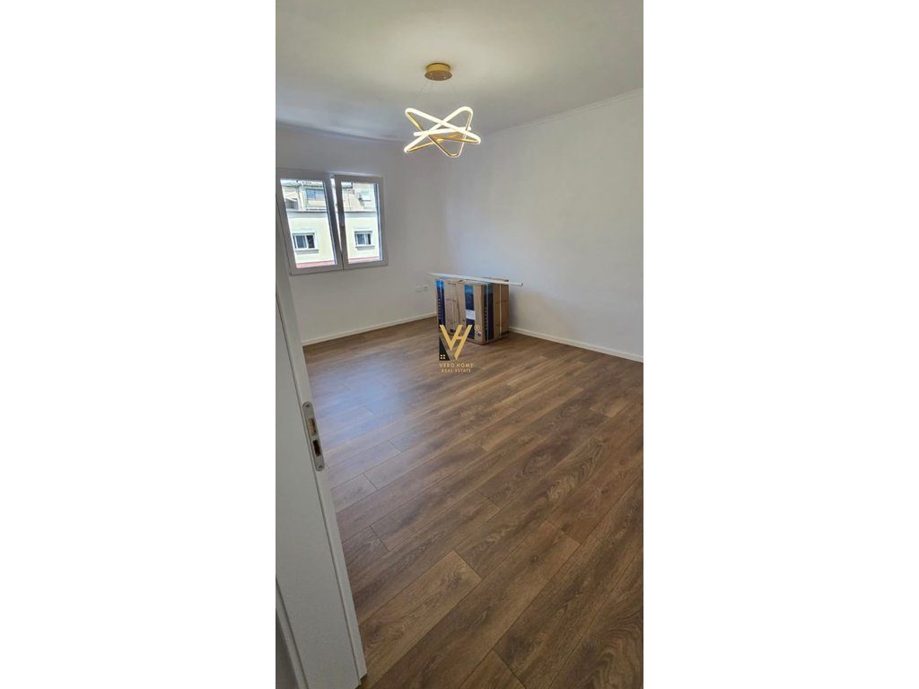 SHITET APARTAMENT 1+1+BLK TEK RRUGA NDRE MJEDA 140.000 EURO