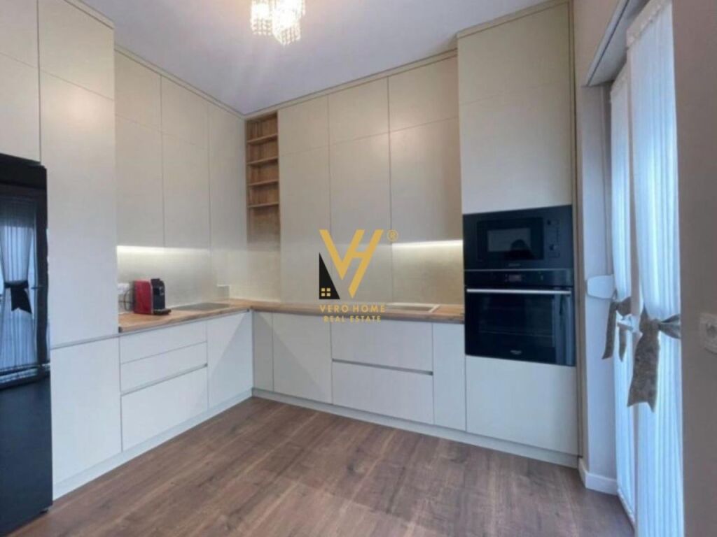 Jepet Apartament 3+1+2 me qera te Liqeni i Thate 143 m2 2