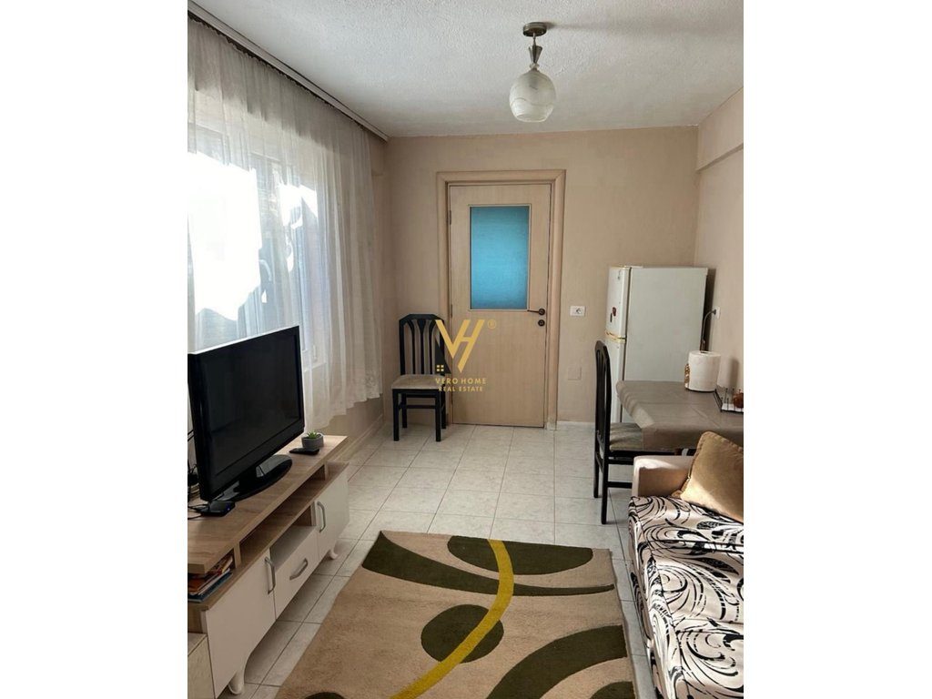 JEPET APARTAMENT 1+1+BLK ME QERA MBRAPA MINISTRISE SE JASHTME 410 EURO