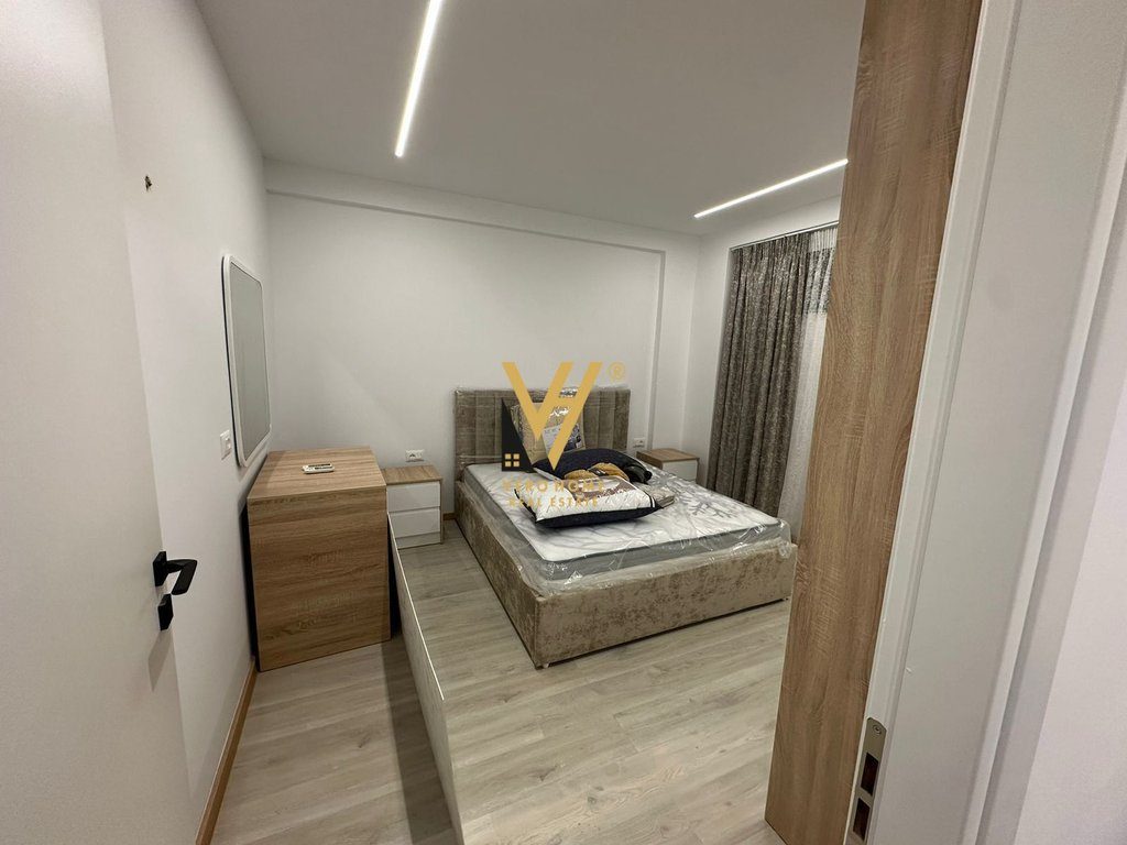 JEPET APARTAMENT 1+1+BLK ME QERA TE ZOGU I ZI 65.000 LEKE 4