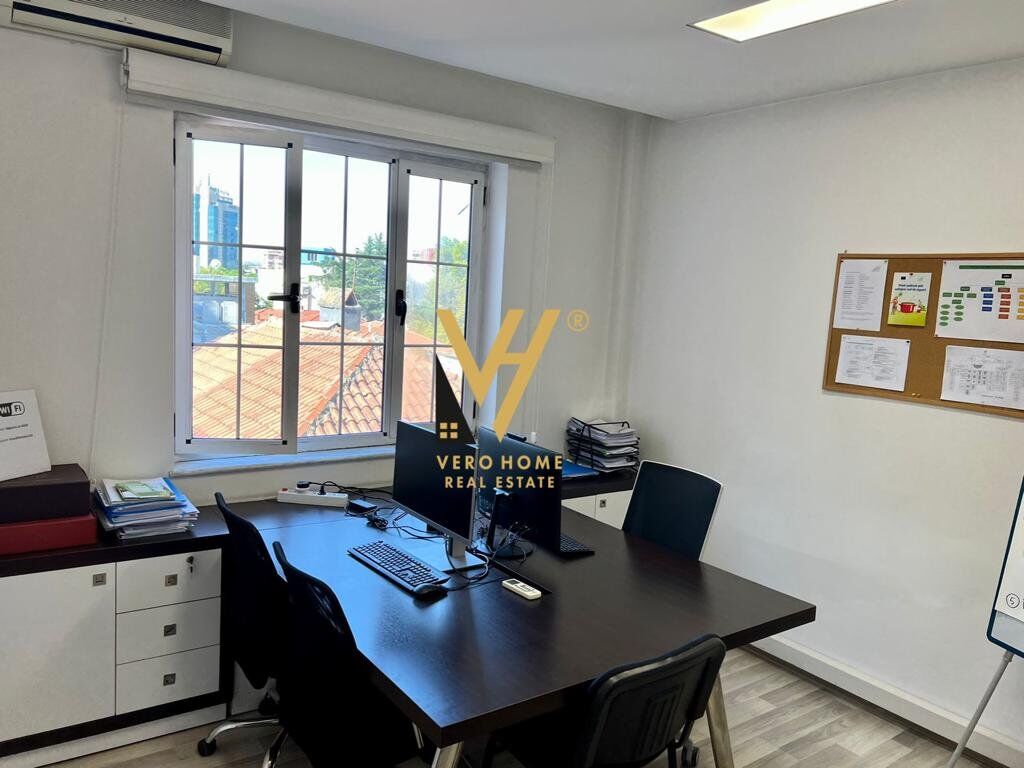 Jepet zyre me qera te Rruga e Elbasanit 150 m2 3