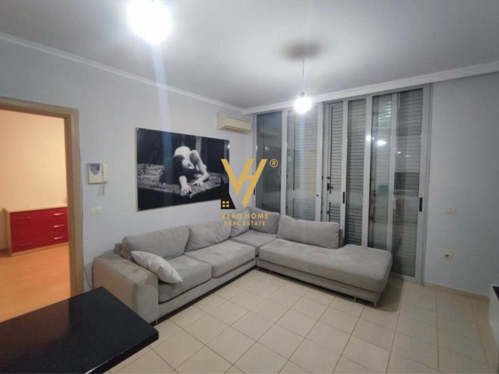 JEPET APARTAMENT 1+1 ME QIRA TE KOPSHTI BOTANIK 600 EURO