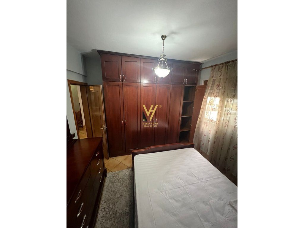 JEPET APARTAMENT 3+1+2 ME QERA TE KOMUNA E PARISIT 65.000 LEKE 4