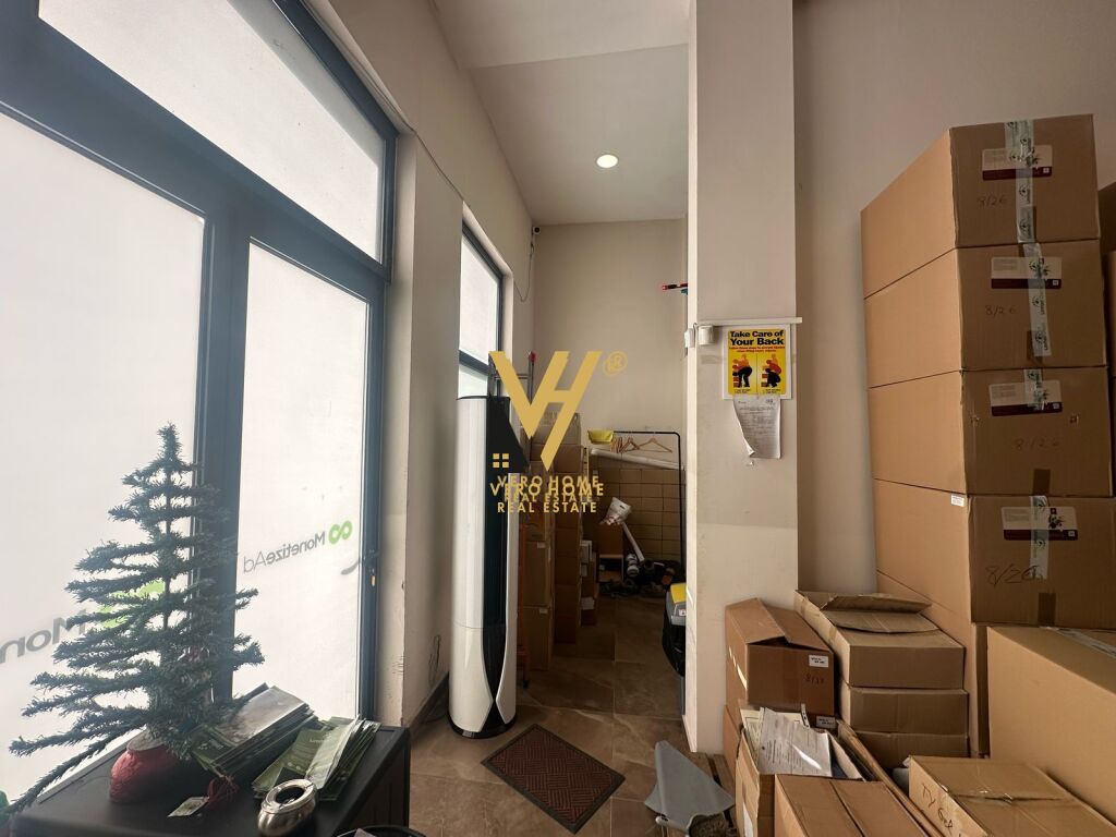 SHITET DYQAN 86 M2 TE 21 DHJETORI 215.000 EURO