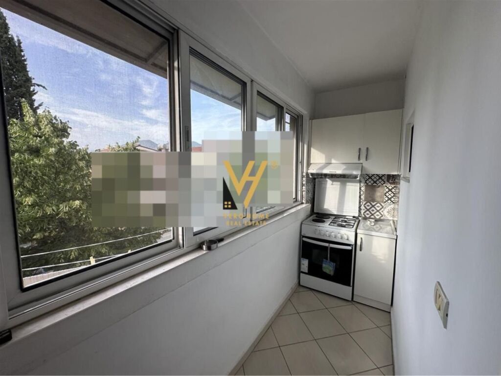 Jepet Apartament 1+1+ballkon me qera te Shkolla Bajram Curri 65 m2 4