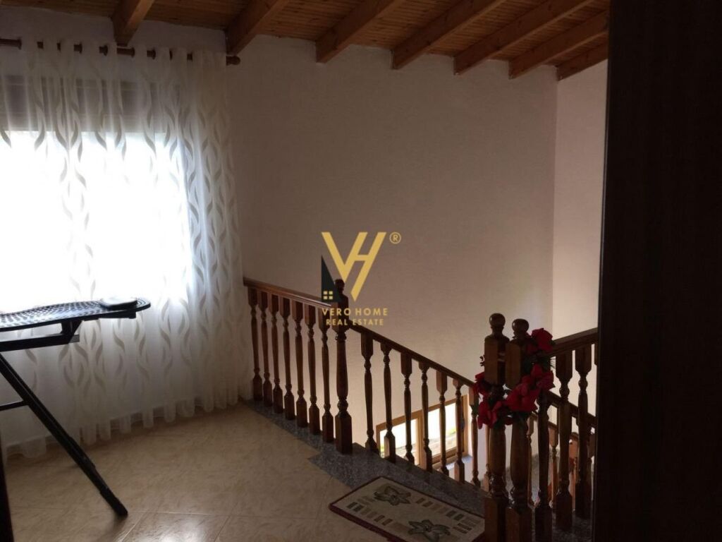 Shitet Vile tre kateshe ne Vlore 140 m2