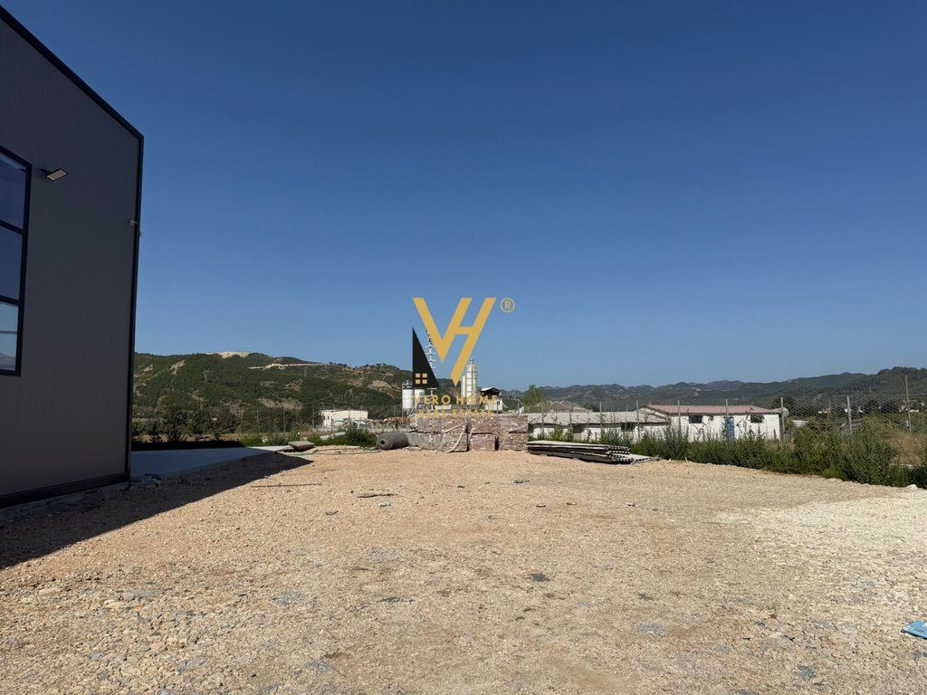 SHITET KAPANON DHE TRUALL 4900 M2 NE VAQARR 1.500.000 EURO 4
