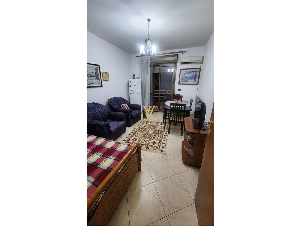JEPET APARTAMENT 2+1+BLK ME QERA NE QENDER 80.000 LEKE