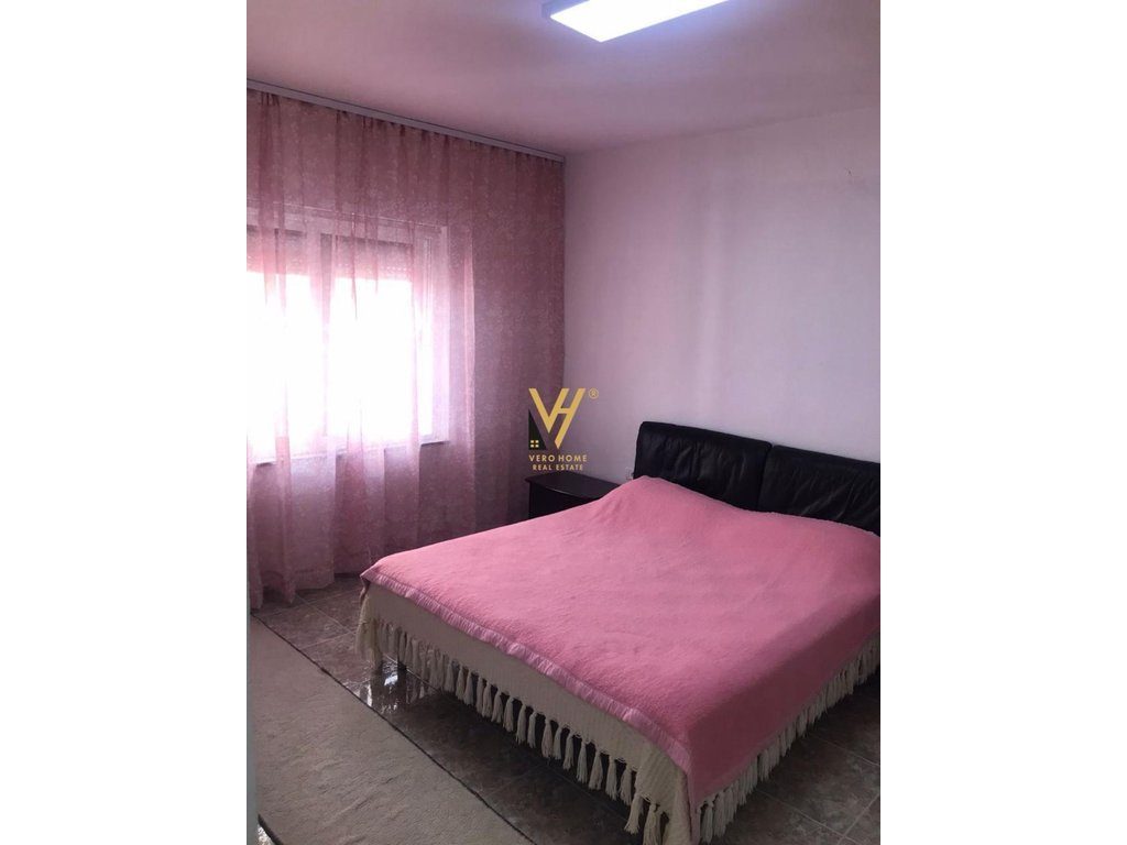 JEPET APARTAMENT 2+1 ME QIRA TE RRUGA E DIBRES 55.000 LEKE 4