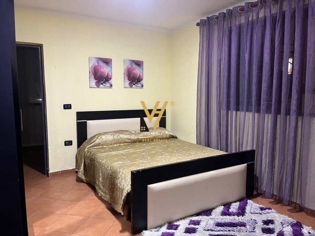 JEPET APARTAMENT 1+1 ME QERA TE BLV.ZOGU I PARE 50.000 LEKE 3