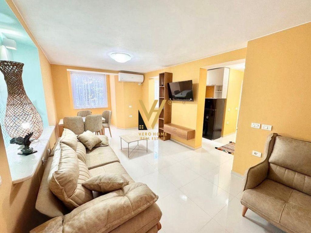 JEPET APARTAMENT 2+1 ME QERA TEK SHESHI WILLSON 750 EURO 2