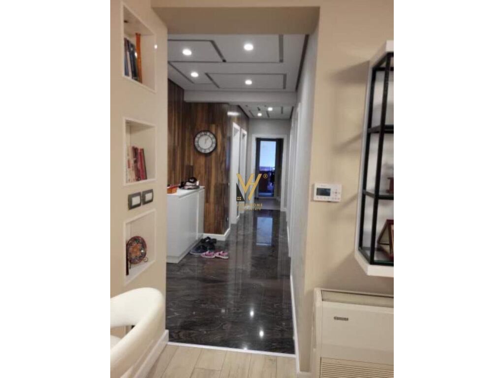 Shitet apartament 3+1+2 te Tegu 147 m2 pran White House 3