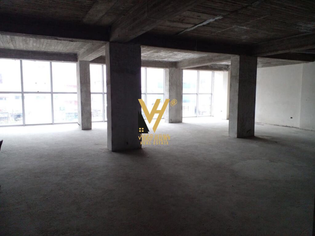 SHITET DYQAN 410 M2 NE FIER 600.000 EURO 3