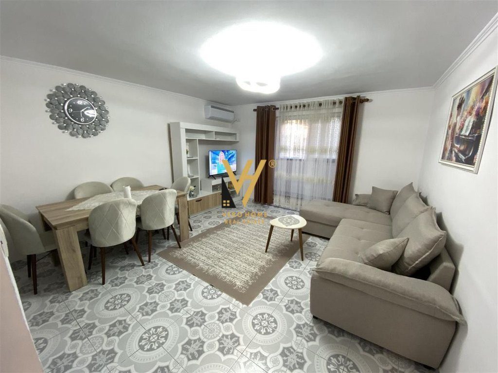 JEPET APARTAMENT 2+1 ME QERA TE FERIT XHAJKO 600 EURO