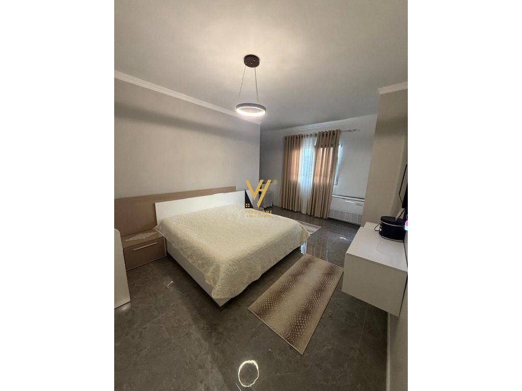 JEPET APARTAMENT 2+1+2 ME QERA PRANE TEG 700 EURO 3