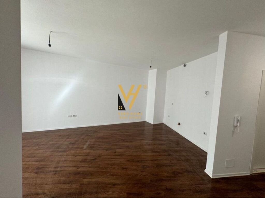 Jepet Zyre me qera te Rruga Mahmut Fortuzi 95 m2 2
