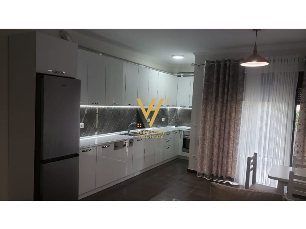 Jepet Apartament 2+1+2 me qera te Ambasada Amerikane 116 m2