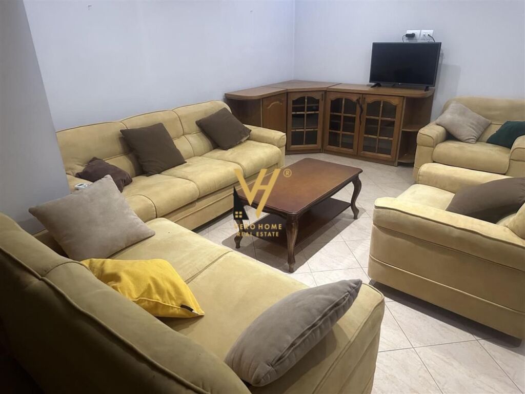 Jepet Apartament 2+1+ballkon me qera te Rrethrrotullimi Shkoze 97 m2