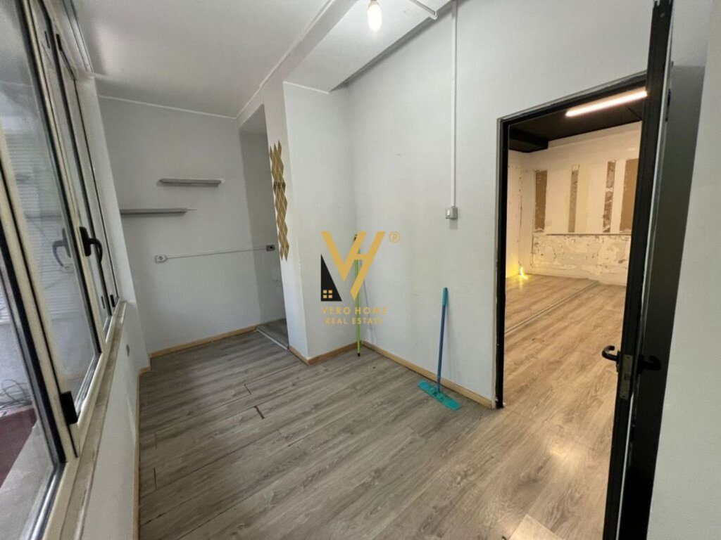 JEPET AMBIENT BIZNESI 115 M2 ME QERA TE LSI, BLLOK 1.500 EURO 3