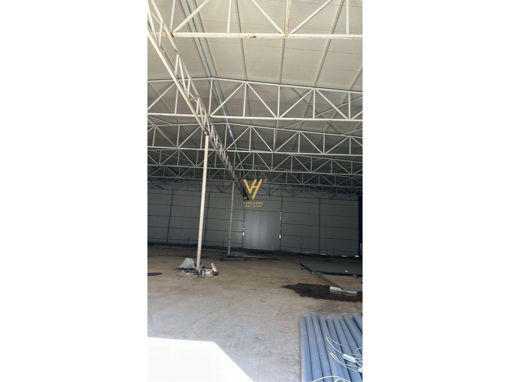 JEPET KAPANON 1.000 M2 ME QERA NE MEZEZ, TOP CHANEL 3.500 EURO