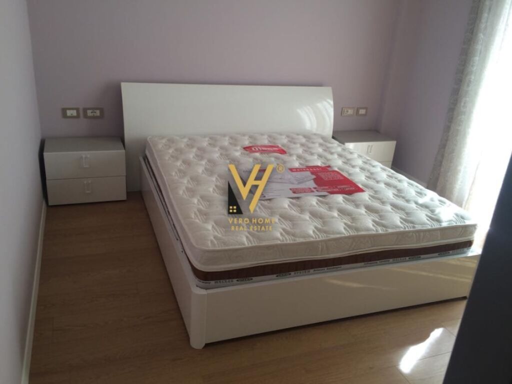 Jepet Apartament 3+1+2 me qera te Kodra e Diellit 160 m2 3