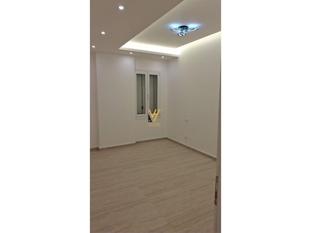 JEPET ZYRE 100 M2 ME QIRA TE RR.MARKO BOCARI 150.000 LEKE 3