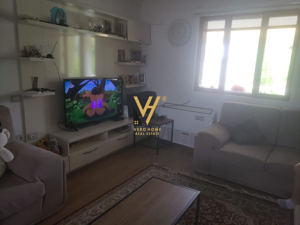 Jepet shtepi private 2+1+2 me qera te Rruga Mihal Grameno 117 m2