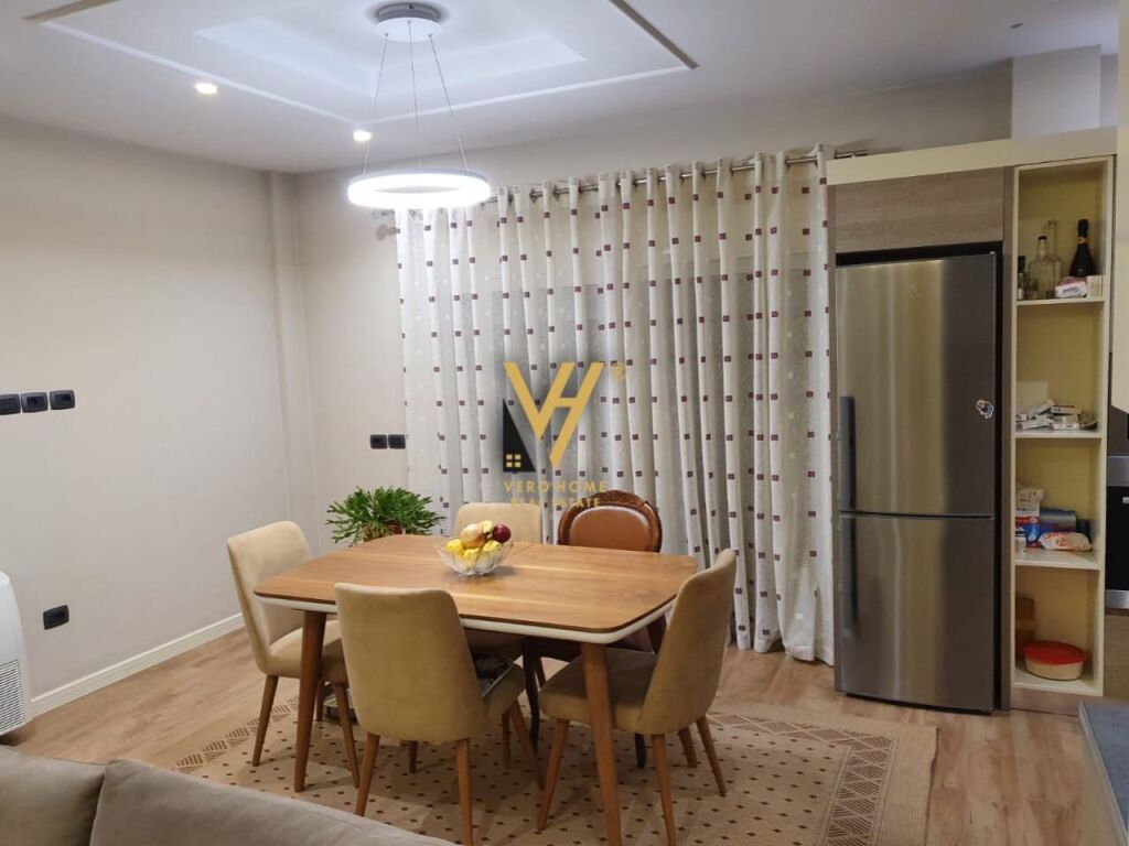 Shitet vile 3 kateshe te Zogu i ZI 590 m2 2