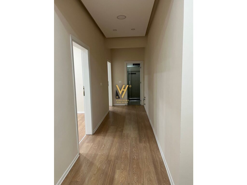 Shitet Apartament 3+1 te Sheshi Willson 90m2 2