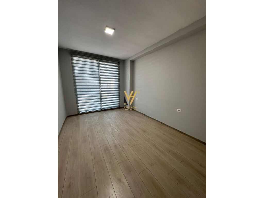 Jepet zyre me qera te Rruga e Dibres 85 m2 3