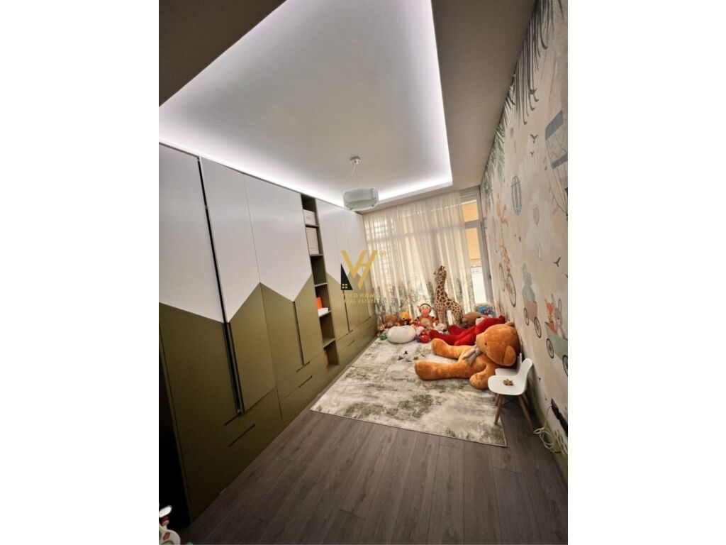 Shitet Apartament 3+1+2+post parkimi te Kompleksi Kika 2 , Komuna e Parisit 156 m2 4