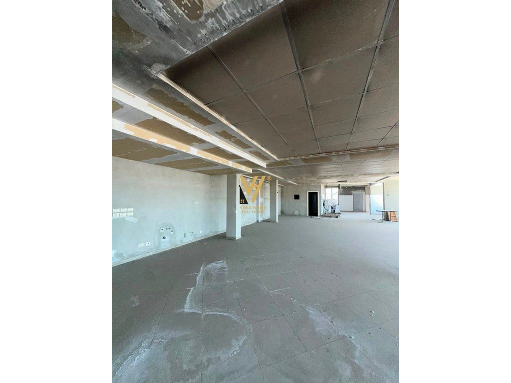 JEPEN 3 AMBIENTE BIZNESI 750 M2 ME QERA TE RRUGA INDUSTRIALE 210.000 LEKE 2