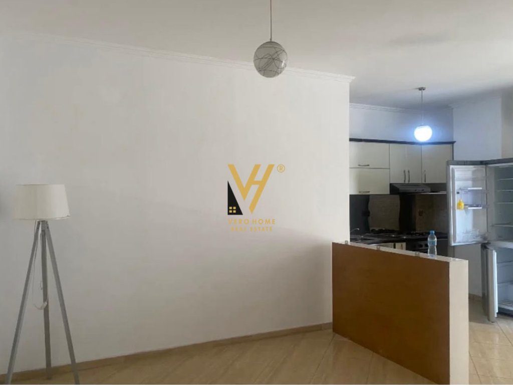 JEPET APARTAMENT 2+1+BLK ME QERA TE PAZARI RI 50.000 LEKE 2