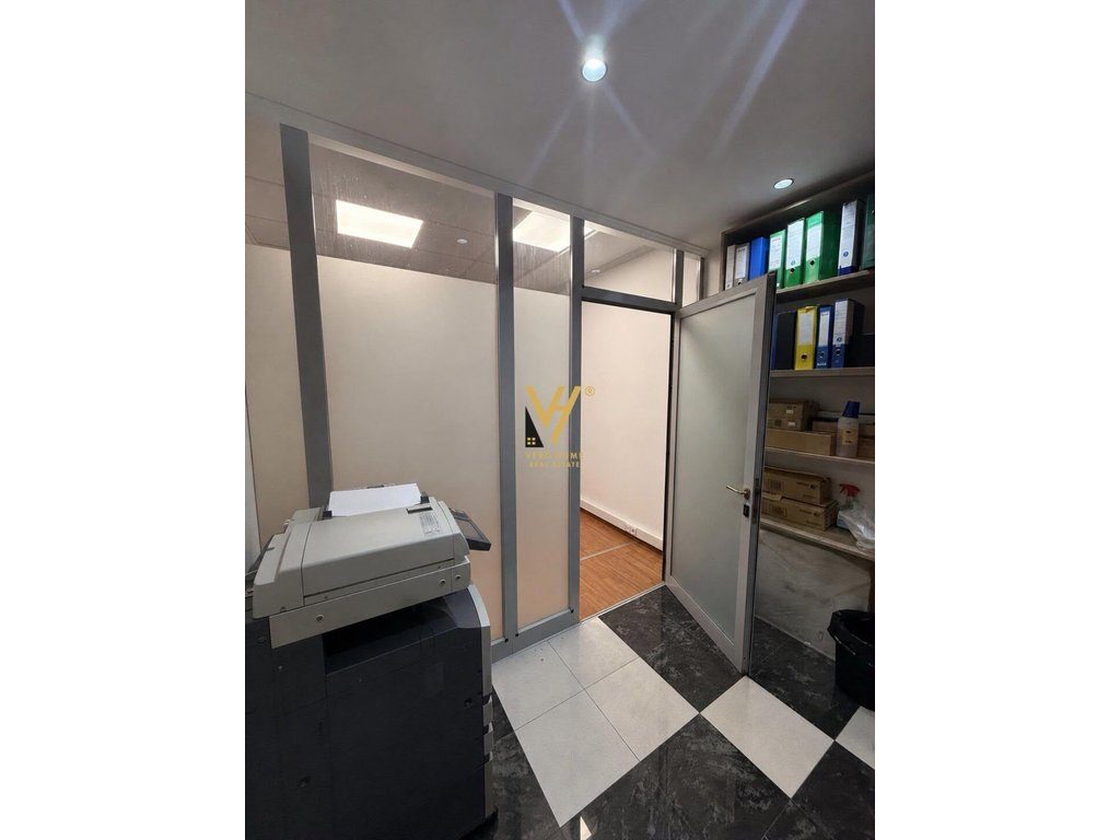 JEPET ZYRE 60 M2 ME QERA TE RRUGA E ELBASANIT 1.200 EURO 4