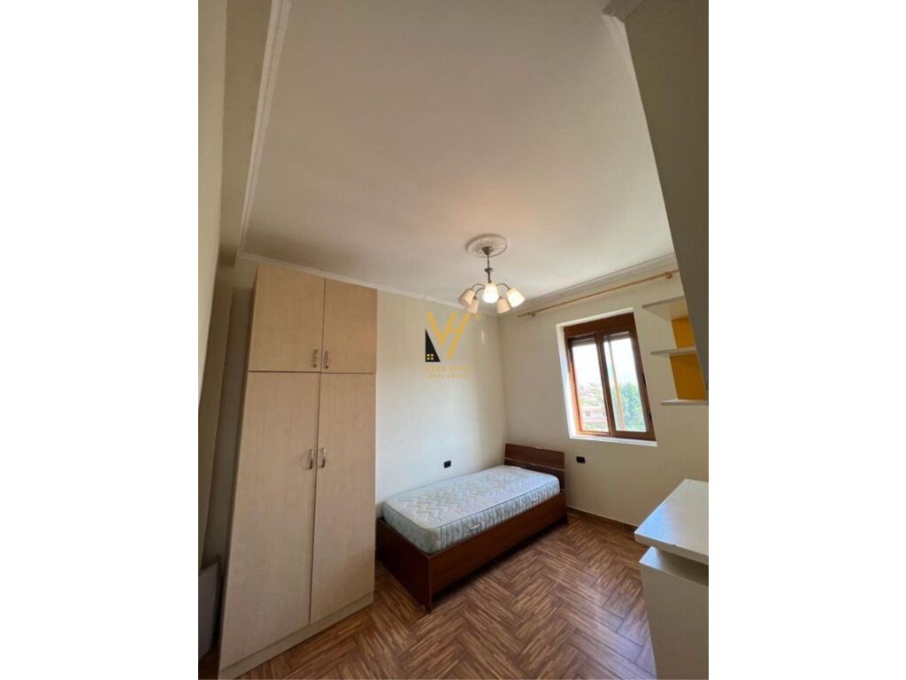 Jepet Apartament 3+1+2+ballkon me qera ne Misto Mame , Yzberisht 180 m2 4