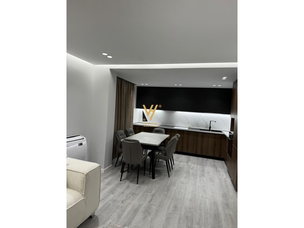 Jepet vile Tre Kateshe me qera te Rruga e Elbasanit 420 m2 4