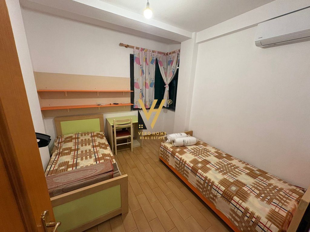 JEPET APARTAMENT 2+1+2+BLK ME QIRA TE RRUGA BARDHYL 750 EURO 4