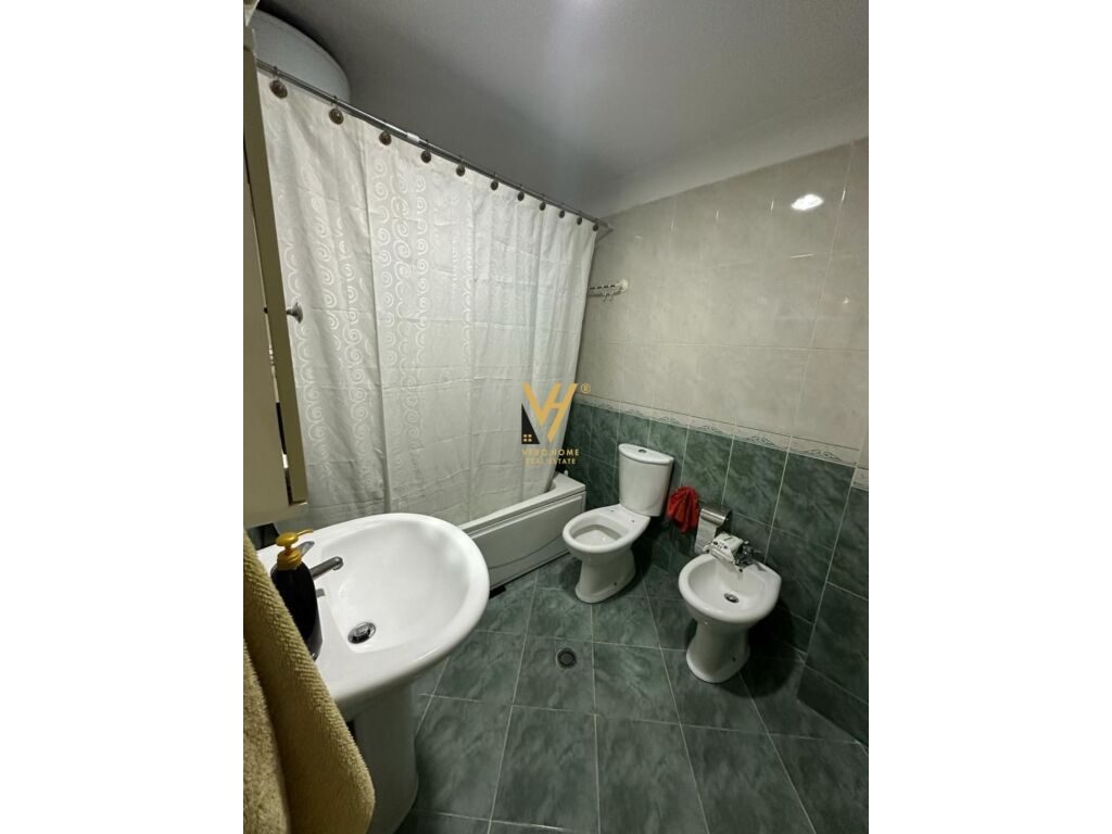 Shitet Apartament 3+1+2 pran Qendres Globe 135 m2 4