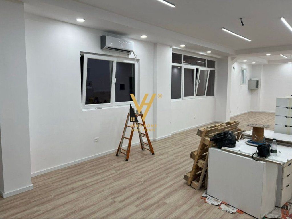 JEPET AMBIENT 75M2 ME QERA TE BRRYLI 800 EURO 2