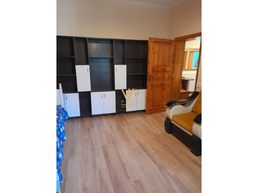 JEPET APARTAMENT 2+1+BLK ME QIRA TE KRISTAL CENTER 65.000 LEKE 2