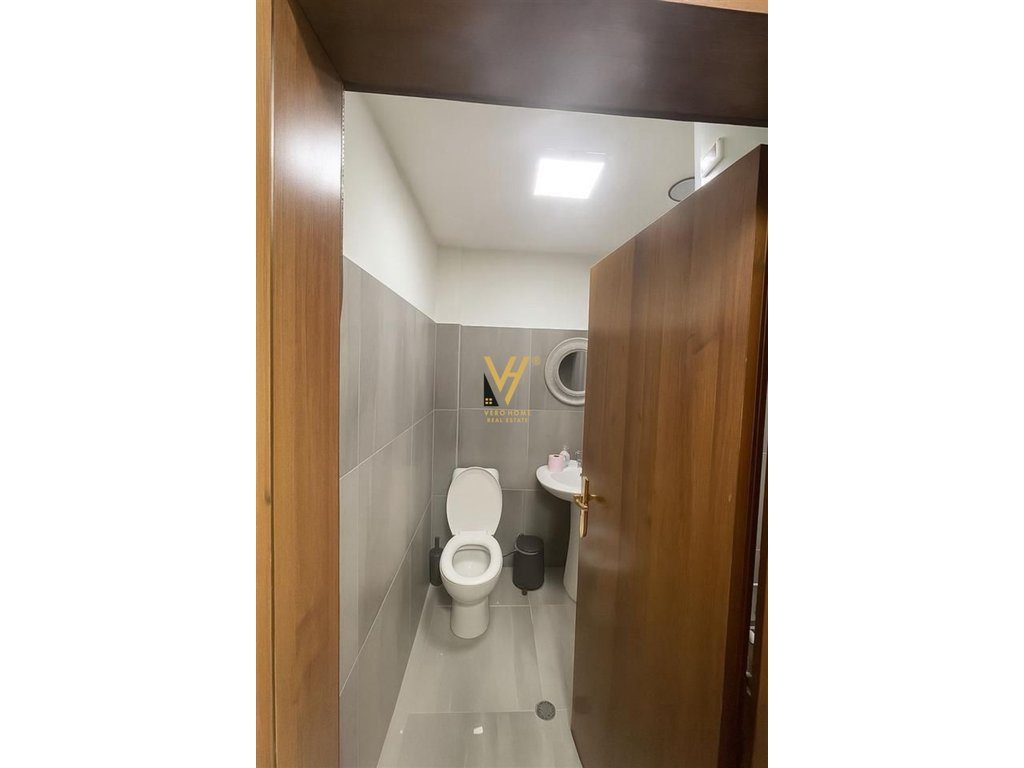 JEPET ZYRE 70 M2 ME QERA TE RR.VASO PASHA, BLLOK 800 EURO 3